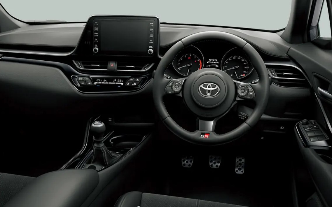 Фото салона Toyota C-HR 2019