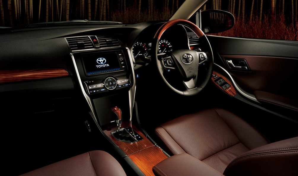 Toyota Premio 2-й рестайлинг 2 поколение 2016г фото салона