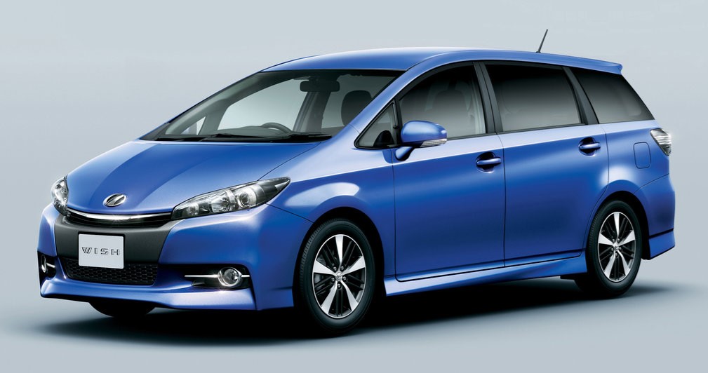 Toyota Wish рестайлинг 2012г