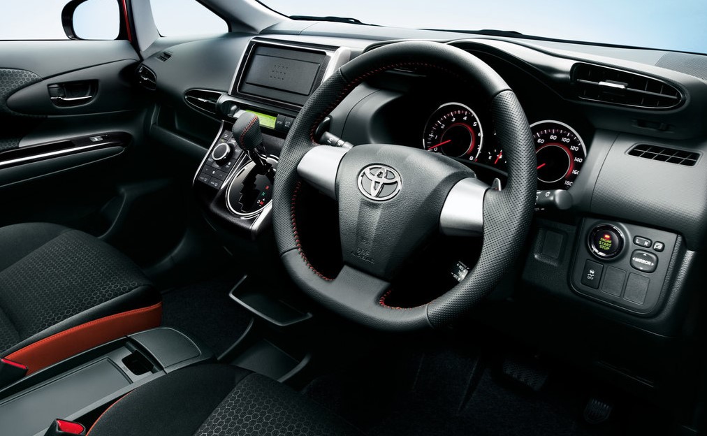 Toyota Wish рестайлинг 2012г фото салона