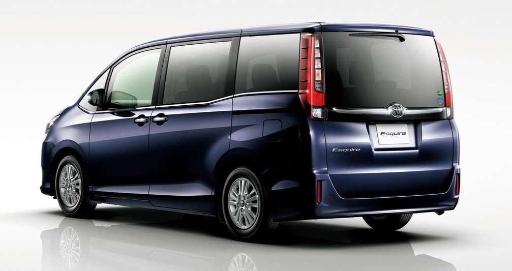Toyota Esquire 2014
