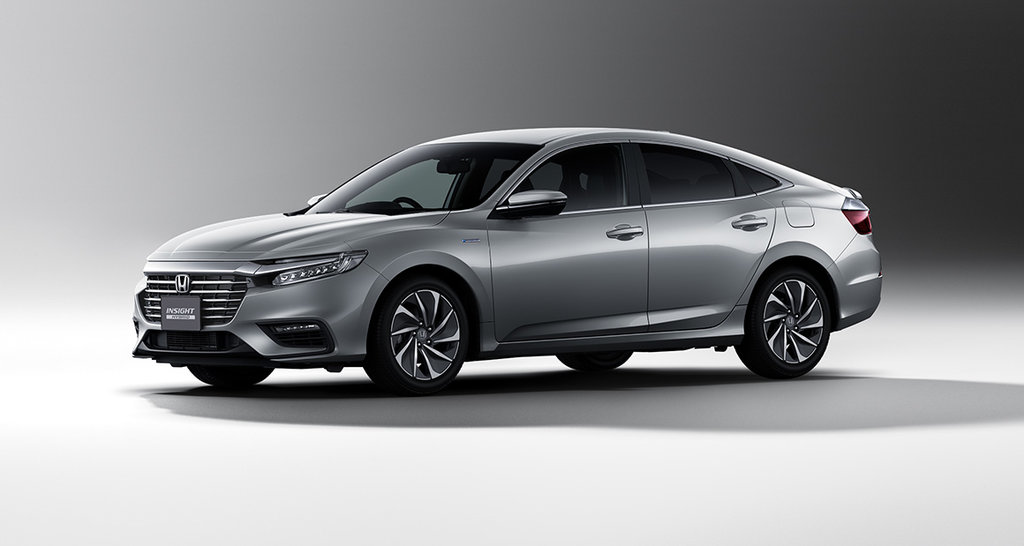пятиместный гибридный седан Honda Insight